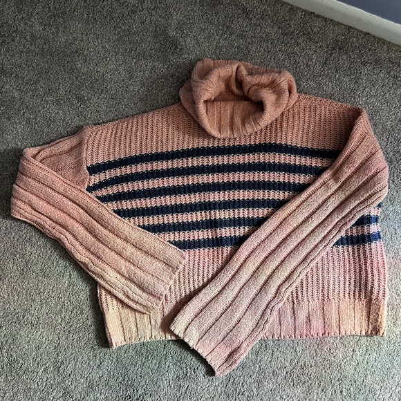 SO crop sweater in size XS - Picture 1 of 3
